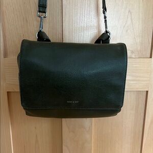 Matt & Nat Olive Green Crossbody Phi Commuter Bag